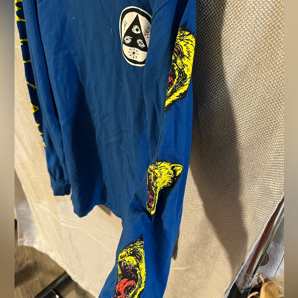 Graphic tee